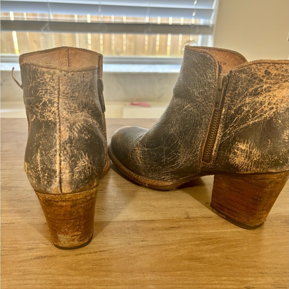 Women’s Bed Stu Yell Black and Brown Distressed Leather Ankle Boots - Picture 7 of 12